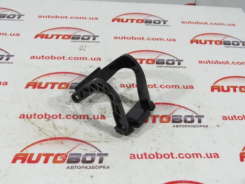 Замовити для AUDI A8 D4 (4H) Кронштейн форсунки омивача фари