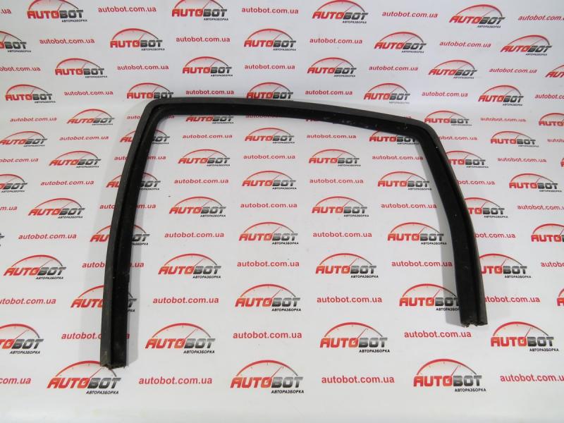 JEEP Grand Cherokee III (WK, WH) Ущільнювач скла дверки задньої лівої (55394055AE) Замовити для JEEP Grand Cherokee III (WK, WH) Ущільнювач скла дверки задньої лівої