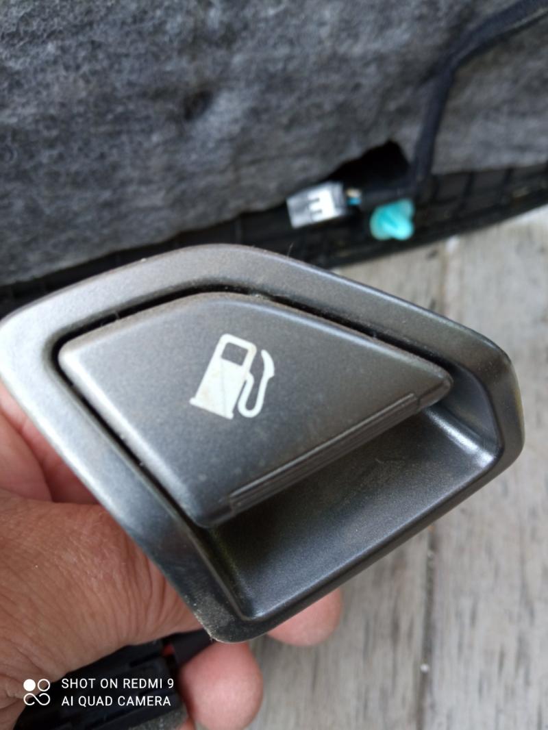 Замовити для HYUNDAI Santa Fe III (DM) Кнопка відкривання лючка бензобака