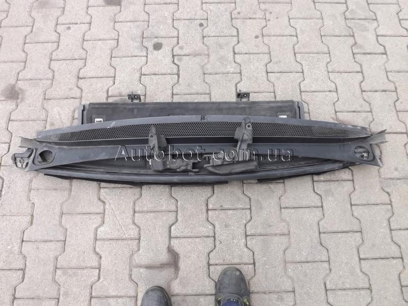 Заказать на CITROEN C4 II Picasso (B78) Пластик под лобовое стекло (жабо)