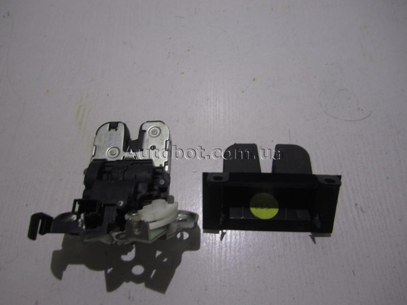 Заказать на SEAT Toledo Mk IV (KG3) Замок крышки багажника