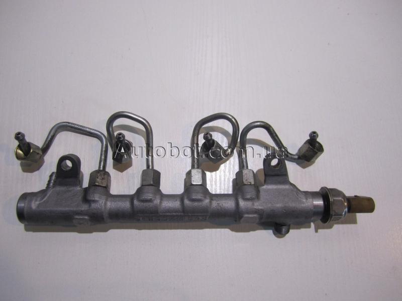 SEAT Leon Mk III (5F1) Трубка паливної рейки (03L130301T) Замовити для SEAT Leon Mk III (5F1) Трубка паливної рейки