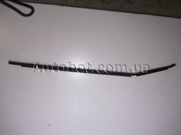 Заказать на PEUGEOT 508 Уплотнитель стекла двери передней