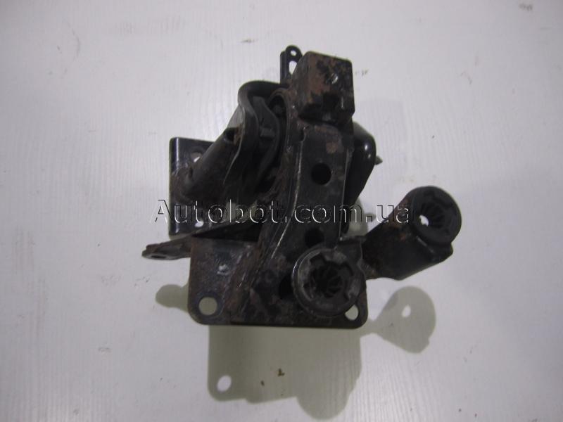 Заказать на NISSAN X-Trail I (T30) Кронштейн подушки двигателя