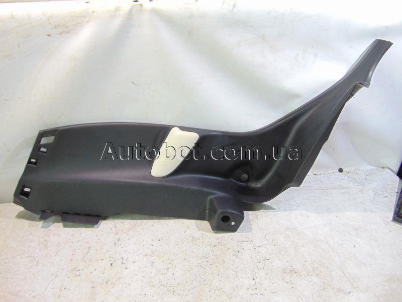 Заказать на CITROEN DS4 Внутренняя накладка порога заднего