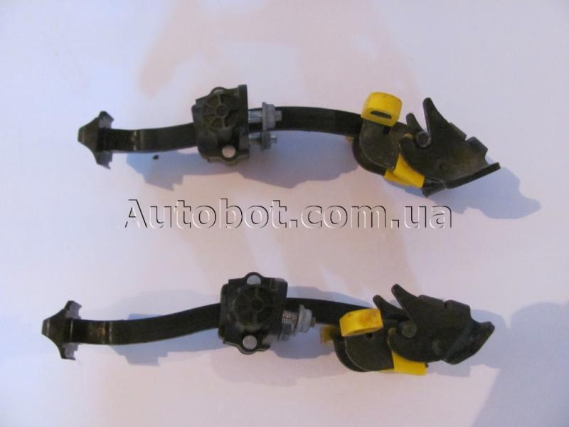 PEUGEOT Bipper III (A, 225L) Обмежувач дверки задньої (1366303080) Замовити для PEUGEOT Bipper III (A, 225L) Обмежувач дверки задньої