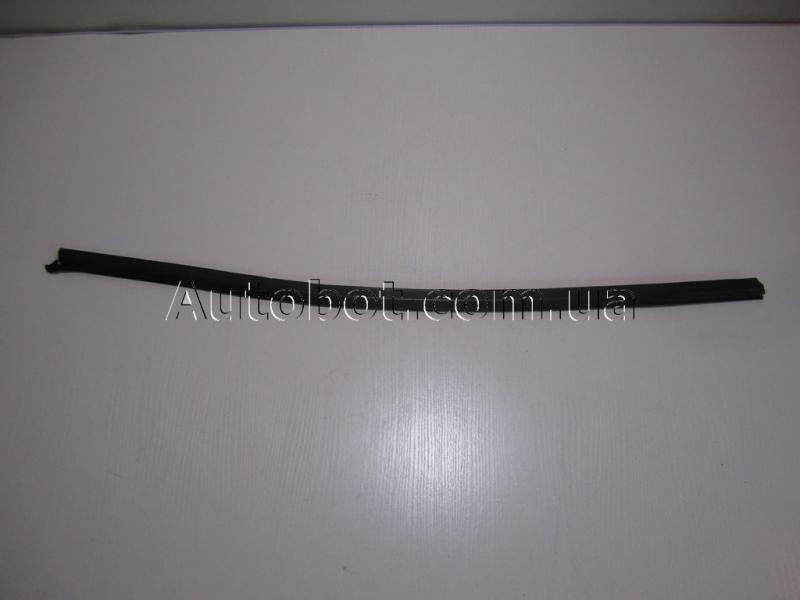 Заказать на PEUGEOT 307 (3A, 3B, 3C, 3H) Уплотнитель стекла двери передней
