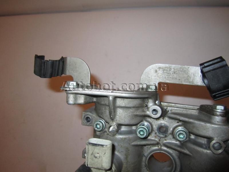 Замовити для В наявності! Деталі двигуна Кронштейн