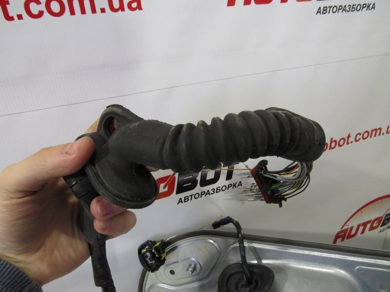 Заказать на FORD Focus Mk2 С307 (CB4) Гофрированный чехол проводки двери передней