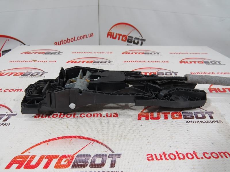 Заказать на AUDI A3 III (8V) Кронштейн внешней ручки двери передней