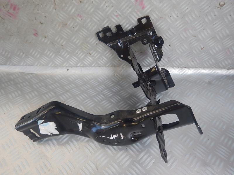 Заказать на BMW 6 Series G32 Кронштейн крепления фары передней