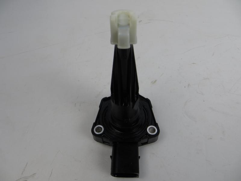 Заказать на BMW 6 Series G32 Датчик уровня масла