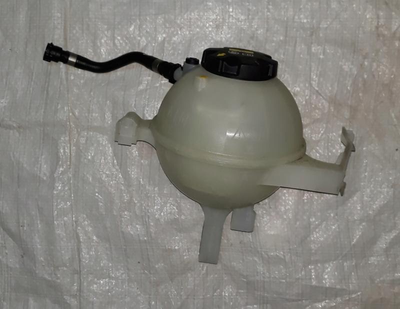 Заказать на BMW 6 Series G32 Расширительный бак