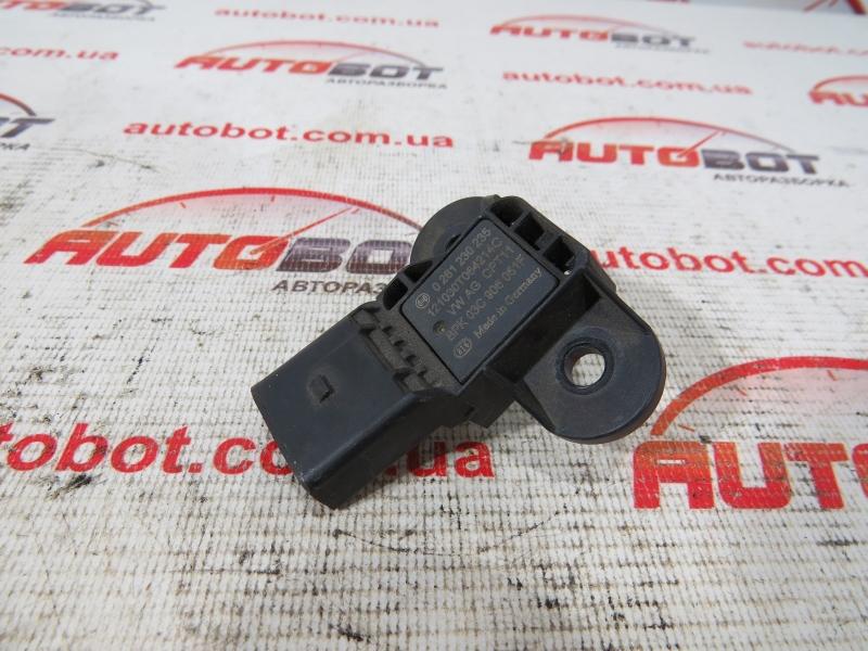 VOLKSWAGEN Polo Mk IV (9A4, 9N) Датчик тиску повітря у впускному колекторі (03C906051F) Замовити для VOLKSWAGEN Polo Mk IV (9A4, 9N) Датчик тиску повітря у впускному колекторі