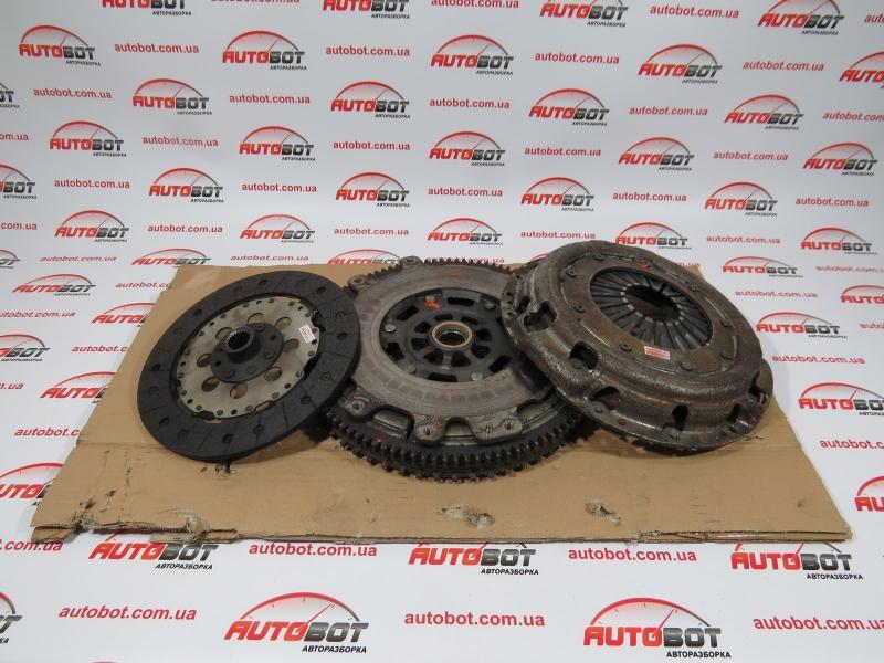 Заказать на NISSAN X-Trail I (T30) Комплект сцепления