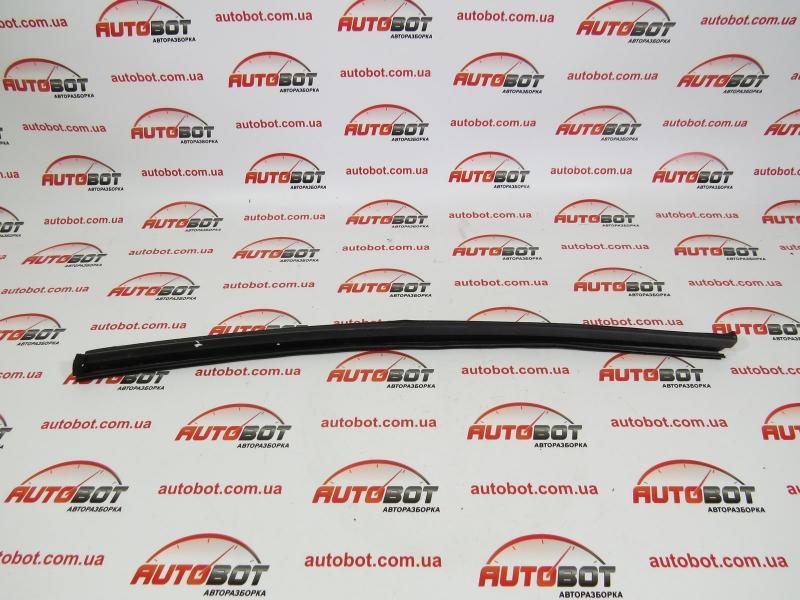 Заказать на PEUGEOT Partner II (B9) Направляющий уплотнитель двери передней правой