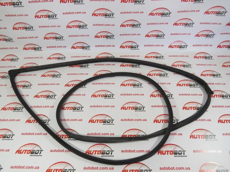 Замовити для SUZUKI Splash Внутрішній ущільнювач дверки передньої лівої