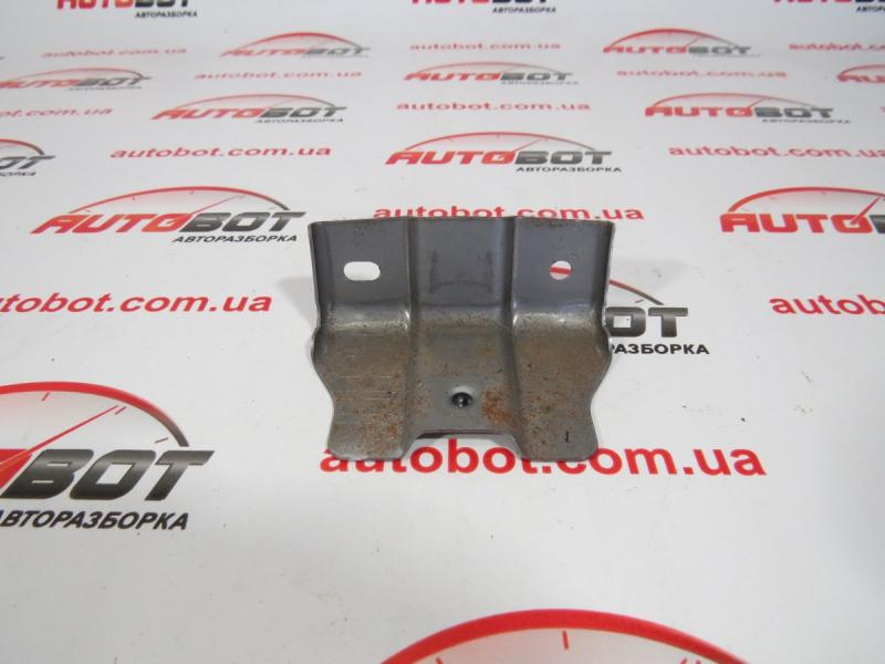 Замовити для MITSUBISHI Outlander II Кронштейн панели управления стеклоподъемником