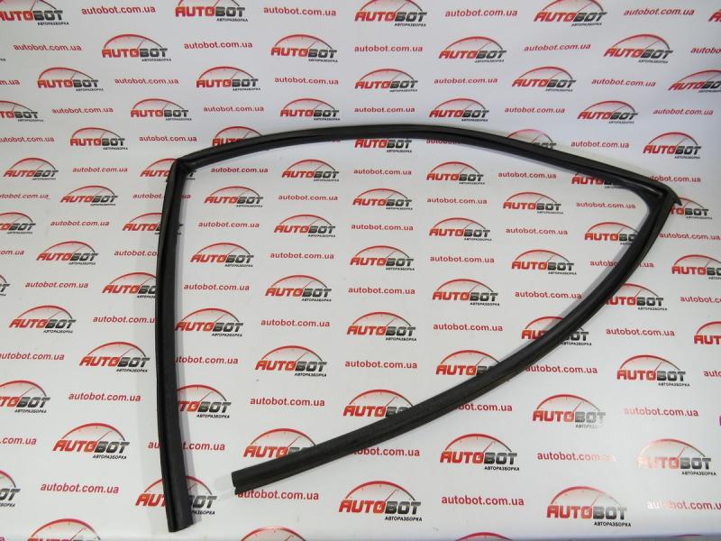 Замовити для PEUGEOT 4007 (GP) Ущільнювач скла дверки передньої лівої