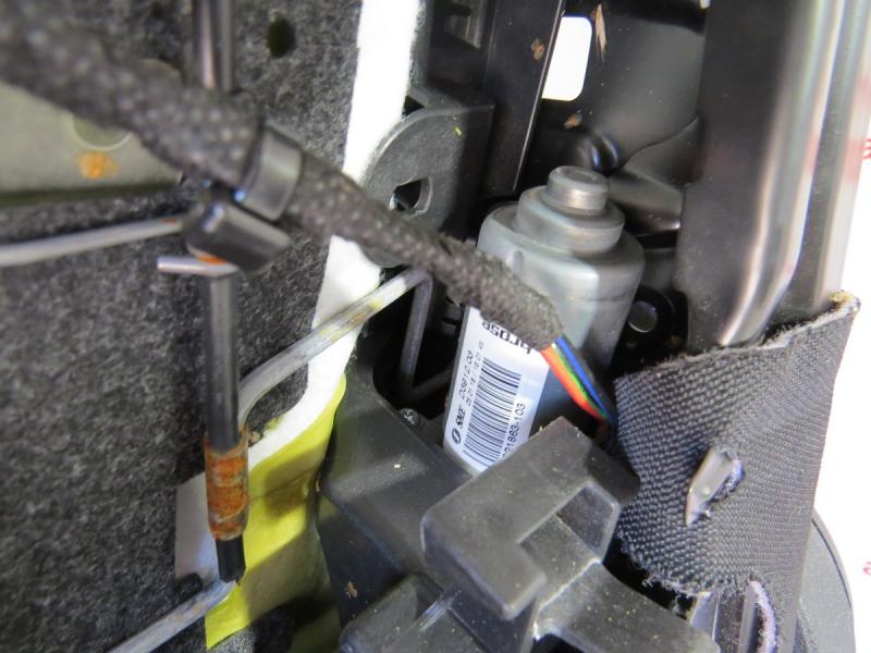 Заказать на MERCEDES-BENZ C-CLASS W205/S205/C205/A205 Моторчик регулировки сидения переднего левого