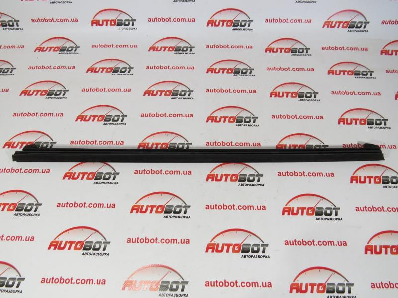 Заказать на FORD Fiesta Mk7 (JA8) Направляющий уплотнитель двери задней правой