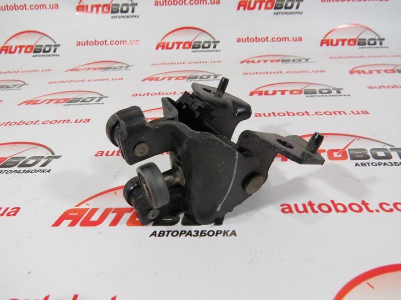 Заказать на PEUGEOT Partner II (B9) Петля сдвижной двери задней правой