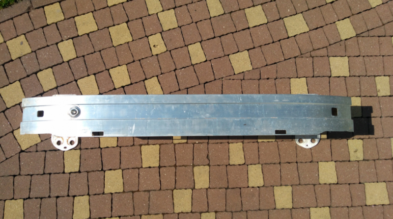 Замовити для FIAT 500L (330) Підсилювач переднього бамперу