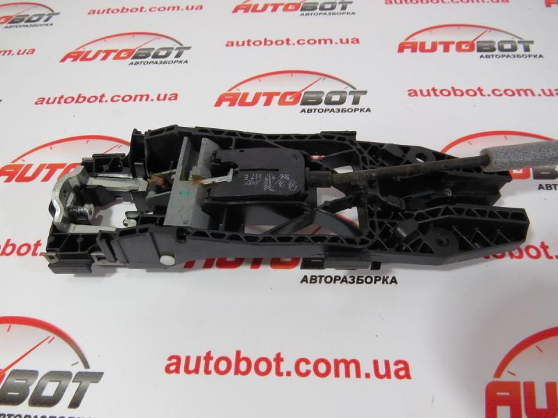 SKODA Citigo Кронштейн ручки дверки передньої лівої (5N0837017E) Замовити для SKODA Citigo Кронштейн ручки дверки передньої лівої