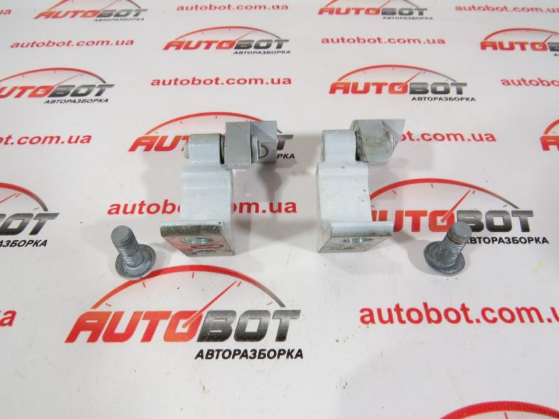 VOLKSWAGEN Passat Alltrack Mk II (B8) Петля дверки передньої правої (8X0831404E) Замовити для VOLKSWAGEN Passat Alltrack Mk II (B8) Петля дверки передньої правої