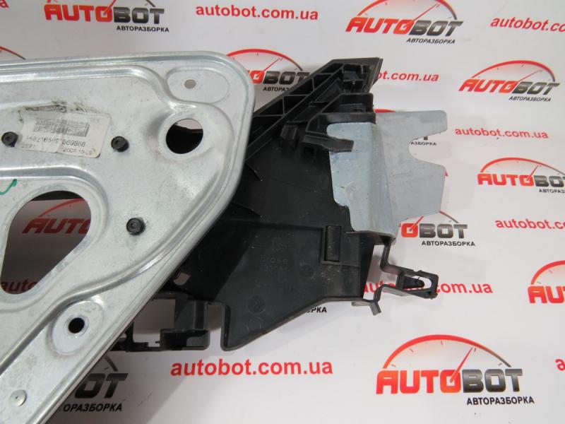 VOLVO V70 III (BW) Опора кронштейн замка дверки задньої правої (30753743) Замовити для VOLVO V70 III (BW) Опора кронштейн замка дверки задньої правої