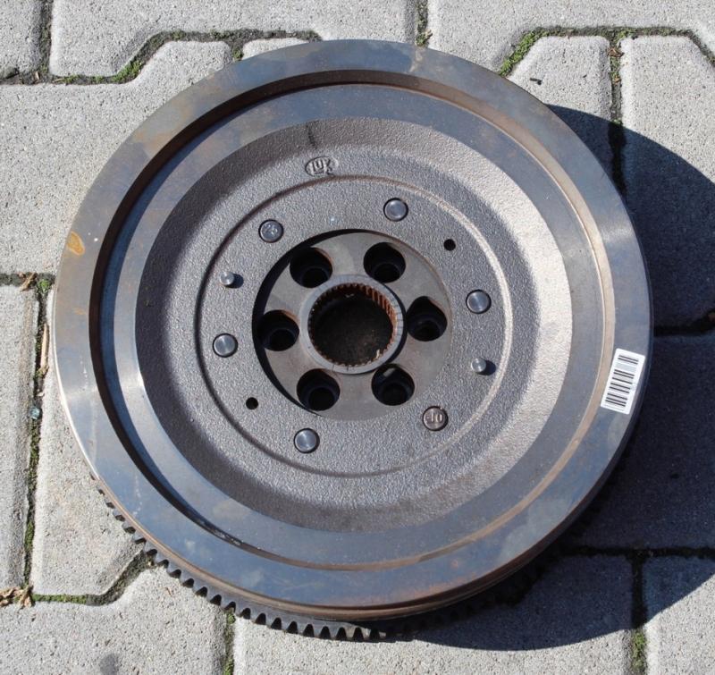 Заказать на BMW 1 Series E88 Маховик