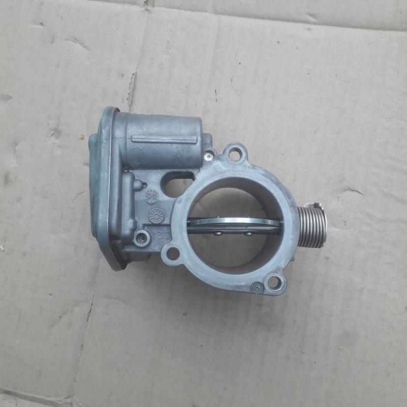 Заказать на BMW 1 Series E88 Дроссельная заслонка