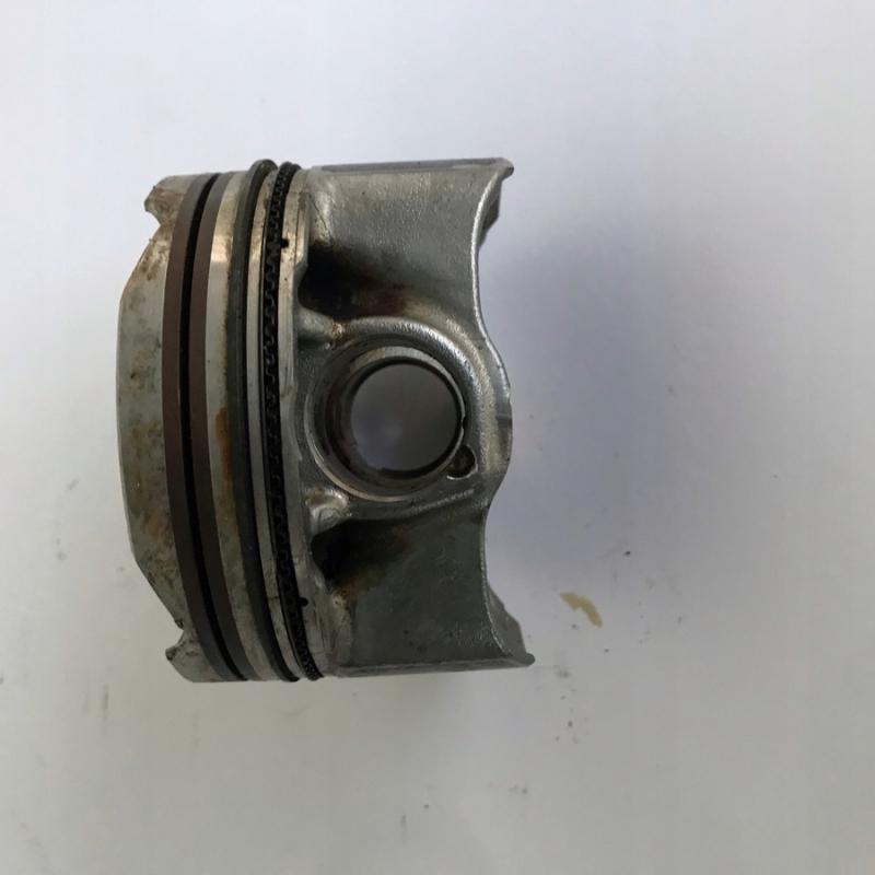 BMW 4 Series F32 Поршень (8657760) Замовити для BMW 4 Series F32 Поршень