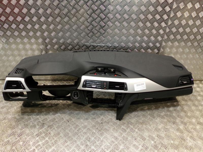 BMW 4 Series F32 Салонна панель (торпедо) Замовити для BMW 4 Series F32 Салонна панель (торпедо)