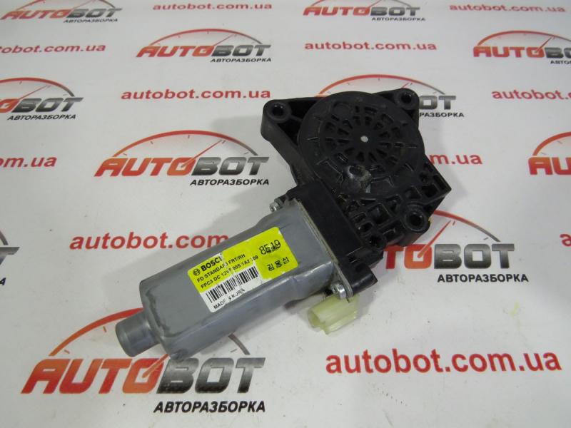 HYUNDAI i30 I (FD) Моторчик склопідіймача дверки передньої правої (82460-2L000) Замовити для HYUNDAI i30 I (FD) Моторчик склопідіймача дверки передньої правої