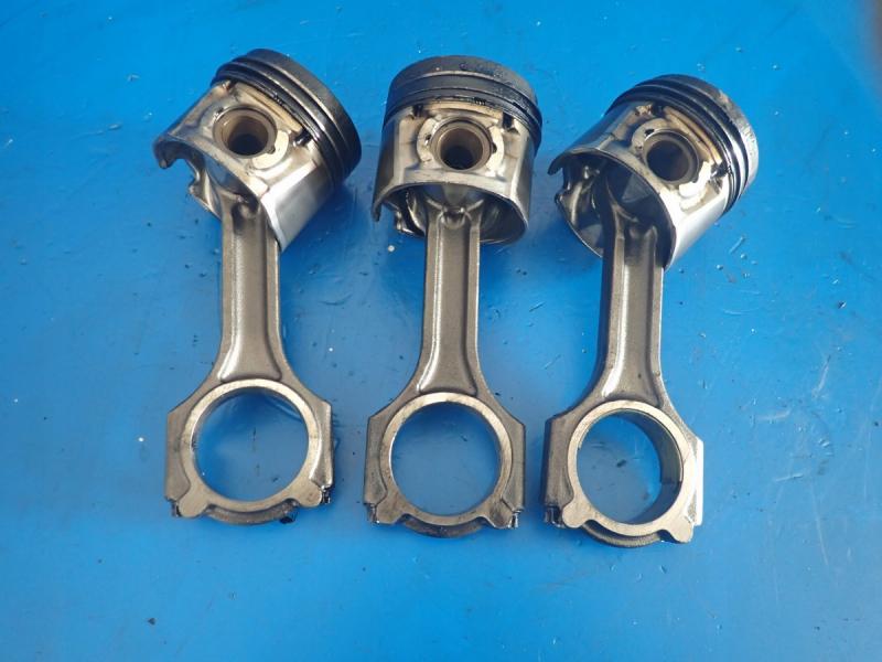 Замовити для HYUNDAI ix35 (LM) Поршень з шатуном