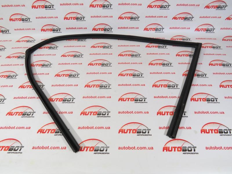 Замовити для HYUNDAI Tucson III (TL) Ущільнювач скла дверки передньої лівої