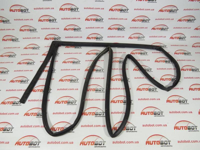 Замовити для HYUNDAI Tucson III (TL) Внутрішній ущільнювач дверки задньої лівої