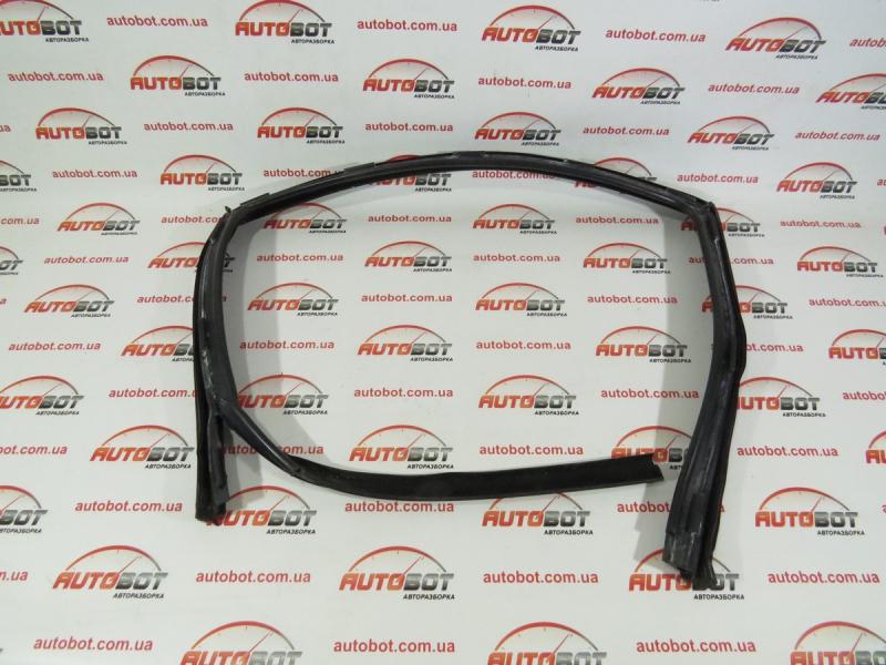 Заказать на SEAT Altea (5P1) Уплотнитель стекла двери задней левой