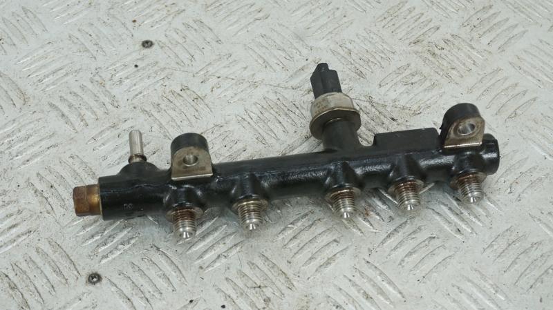 Замовити для FORD EDGE Mk2 (CD4) Паливна рейка