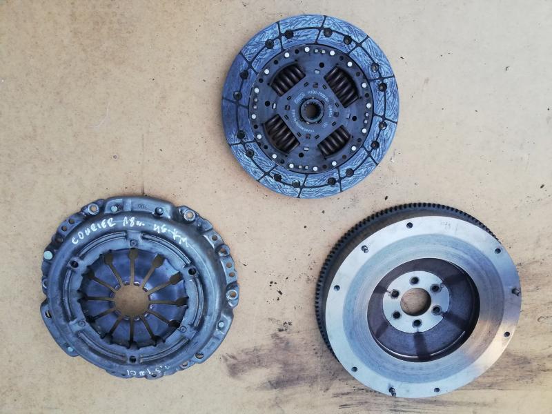 Заказать на FORD Transit Courier Mk I Комплект сцепления, маховик