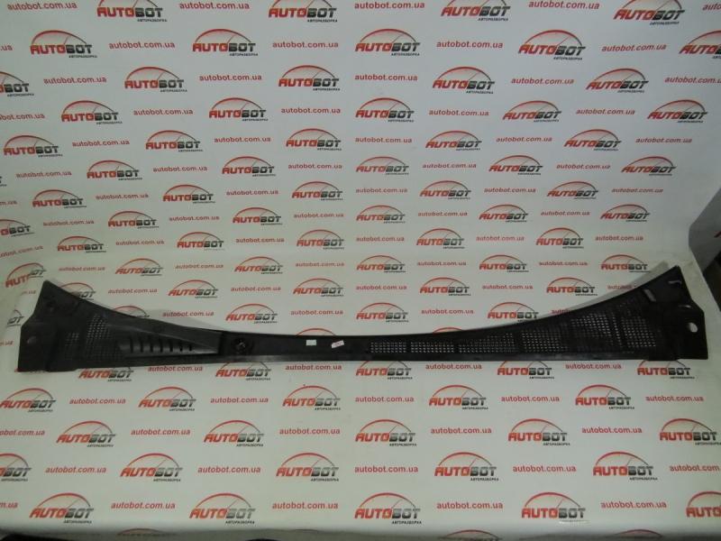 Заказать на RENAULT Megane IV Пластик под лобовое стекло