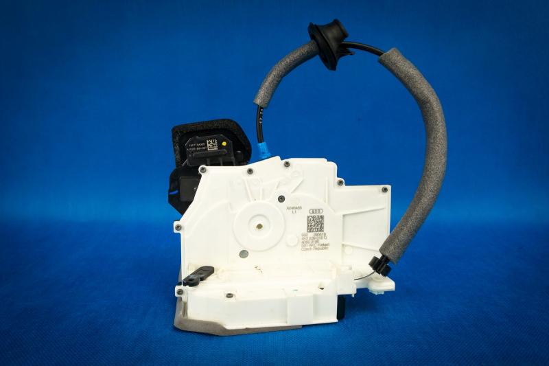 Заказать на AUDI Q8 I Замок задней правой двери