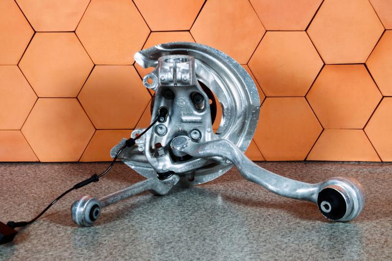 Заказать на BMW 2 Series F23 Цапфа передняя левая, рычаги