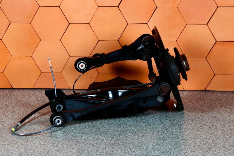 Заказать на BMW 2 Series F23 Цапфа задняя правая, рычаги