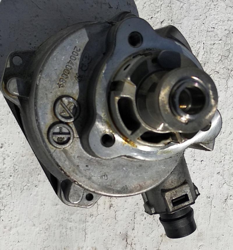 Заказать на BMW X3 II F25 Вакуумный насос