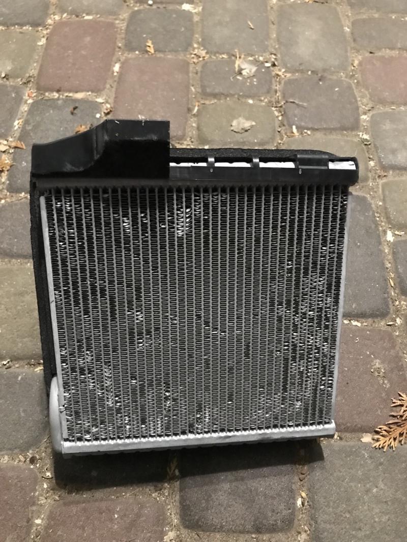 Заказать на VOLKSWAGEN Passat B6 (3С2, 3С5) Радиатор испарителя