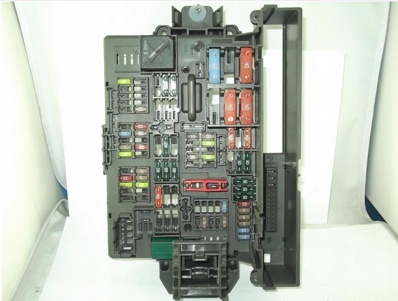 Заказать на BMW Z4 E89 Блок предохранителей