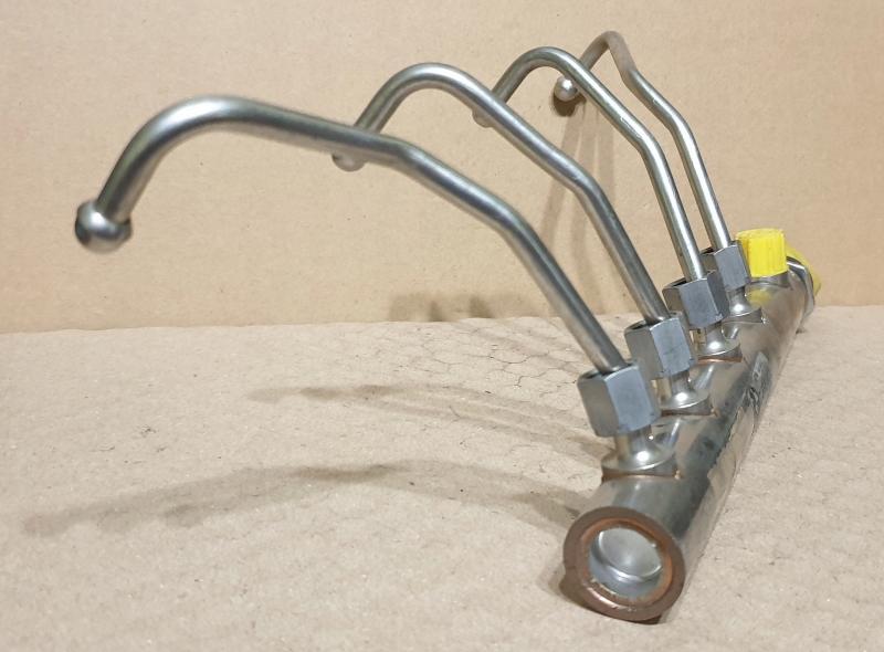 Заказать на BMW Z4 E89 Топливная рейка