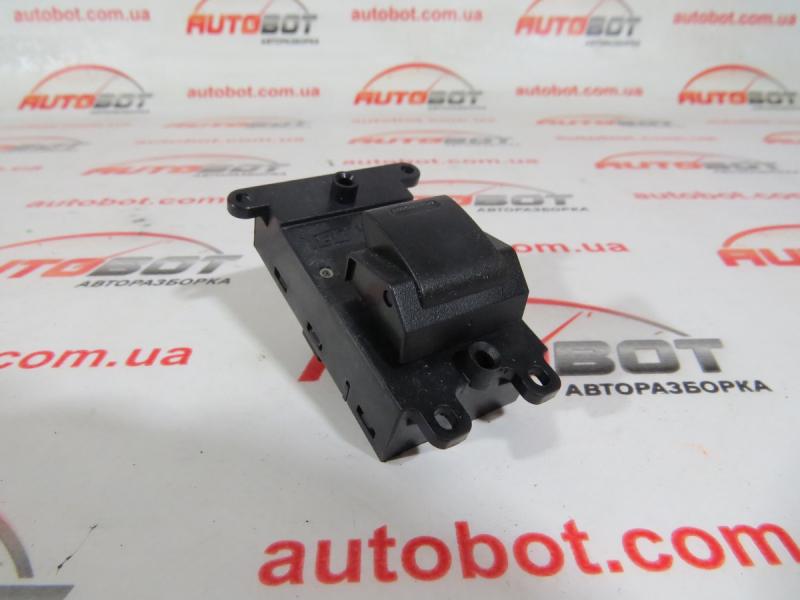 HONDA Jazz II (GD) Кнопка склопідіймача дверки задньої правої (35760-TF0-003) Замовити для HONDA Jazz II (GD) Кнопка склопідіймача дверки задньої правої